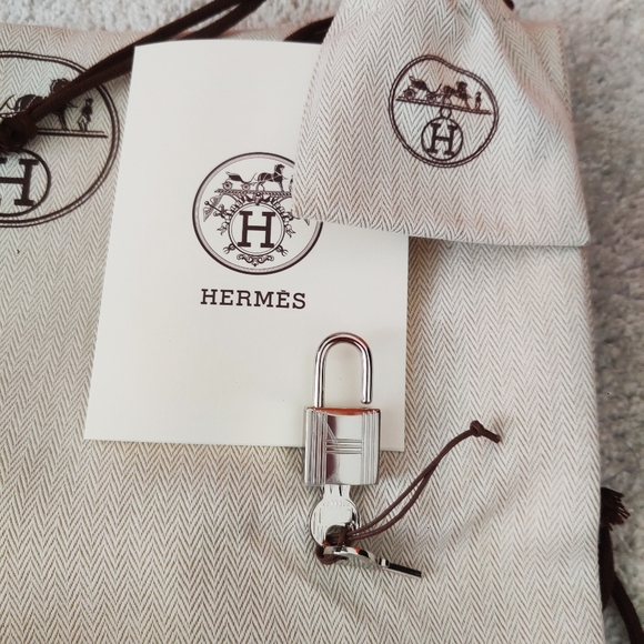 Hermes Picotin 18 Lock in Noir Taurillon Clemence - Picture 8 of 10